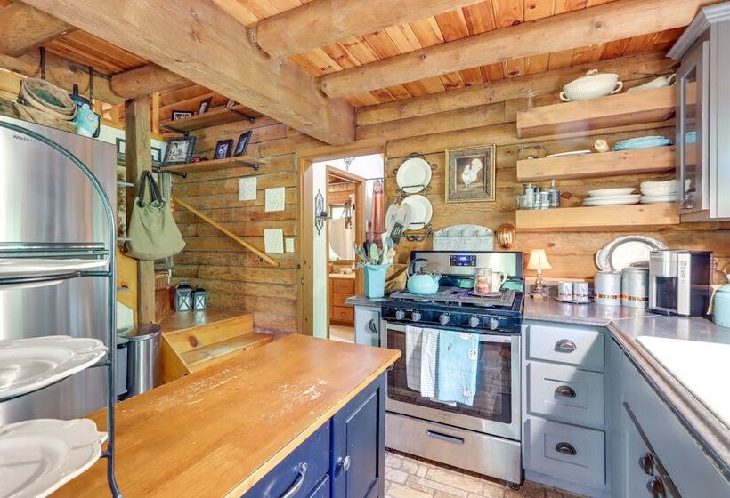 Romantic Ellijay Cabin W/ Grill & Fire Pit!
