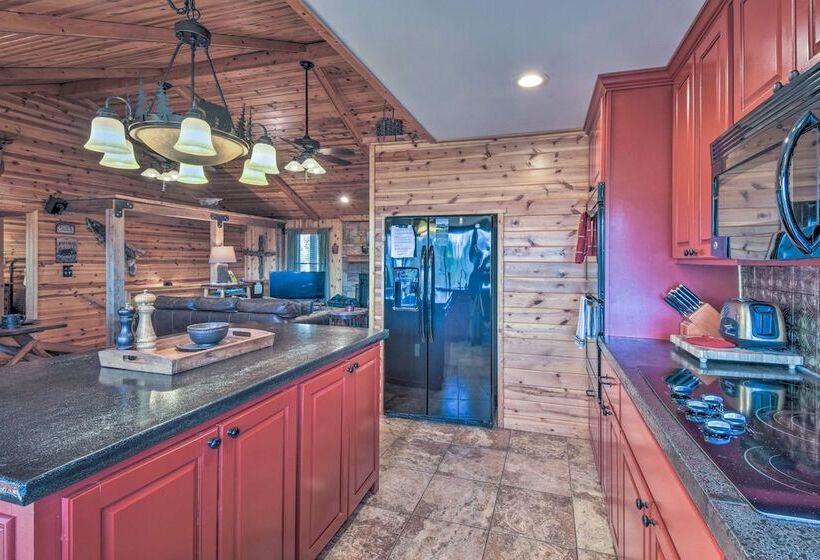 Rustic Cabin W/ Hot Tub: 2 Mi To Unicoi State Park