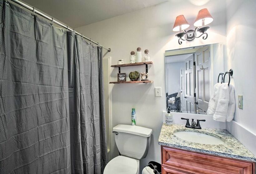 Rustic Ranger Cabin W/ Amazing Mountain Views