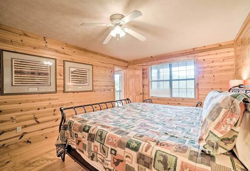 Rustic Young Harris Cabin W/ Fire Pit & Views