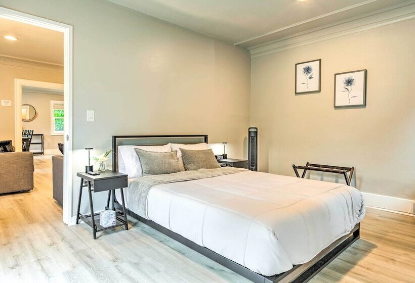 Seattle Home W/ Private Yard ~ 8 Mi To Dtwn!