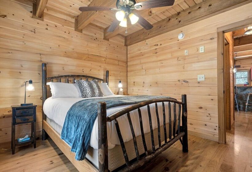 Secluded Blue Ridge Mtn Retreat W/ Indoor Hot Tub