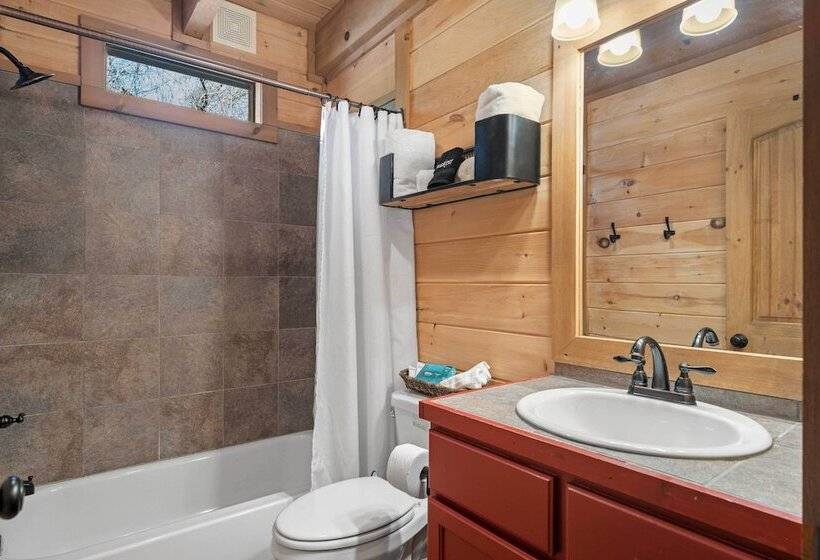 Secluded Blue Ridge Mtn Retreat W/ Indoor Hot Tub