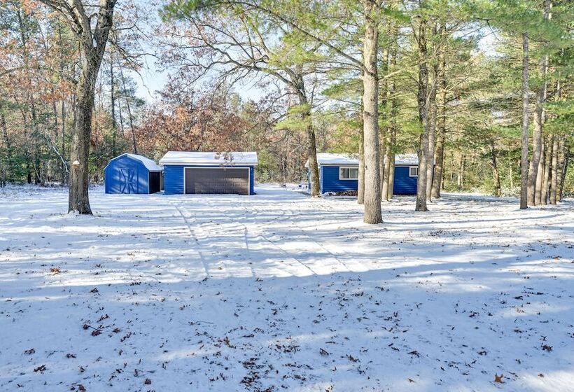 Secluded Cabin ~ 15 Mi To Castle Rock Lake!