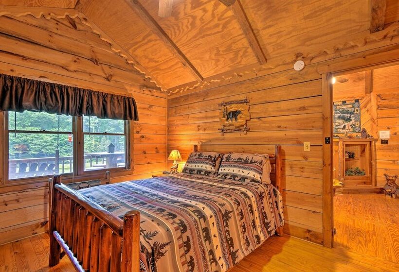 Secluded Family Retreat In Dahlonega W/ Hot Tub!