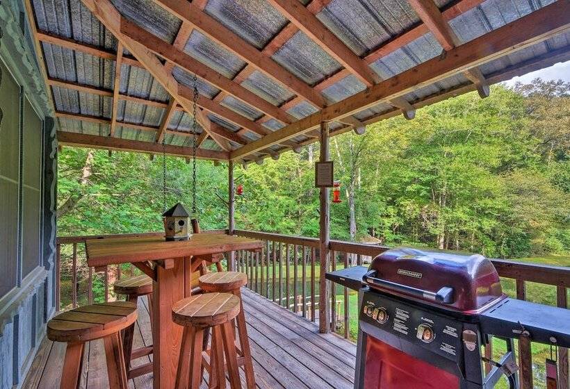 Secluded Family Retreat In Dahlonega W/ Hot Tub!