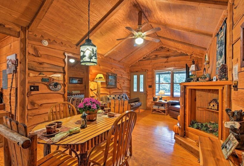 Secluded Family Retreat In Dahlonega W/ Hot Tub!