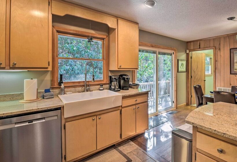 Secluded  Lavinder Laurel Leaf Cottage  Near Creek