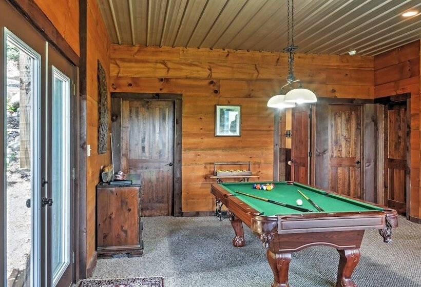 Secluded Morganton Cabin W/ Wooded Views & Hot Tub