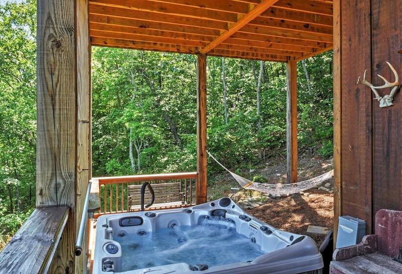 Secluded Morganton Cabin W/ Wooded Views & Hot Tub