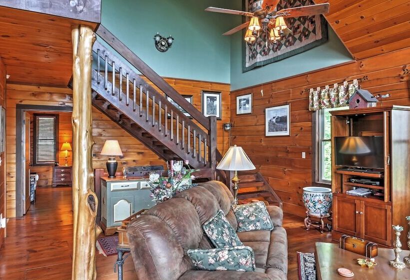 Secluded Morganton Cabin W/ Wooded Views & Hot Tub