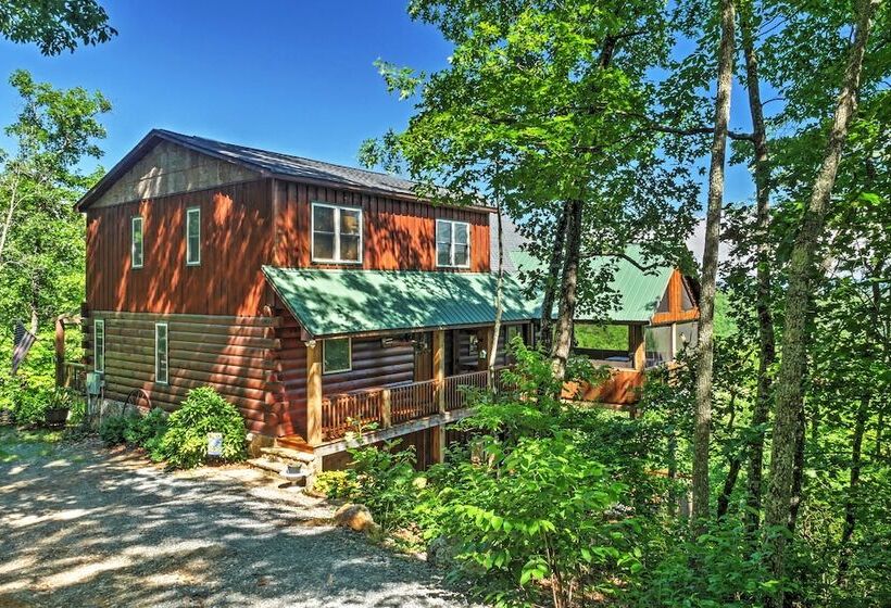 Secluded Morganton Cabin W/ Wooded Views & Hot Tub