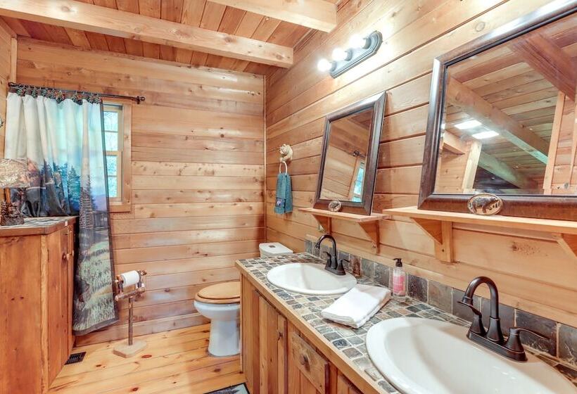 Secluded Mountain Escape W/ Game Room & Fire Pit!