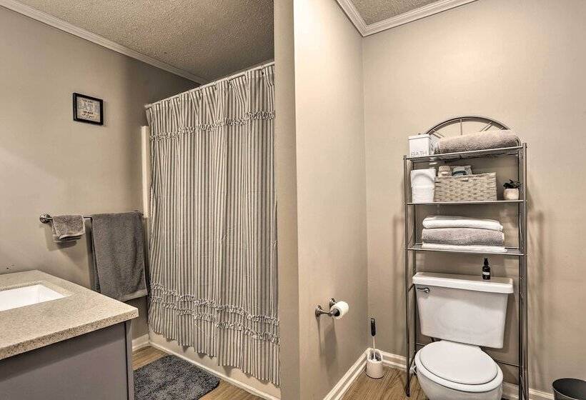 Secluded Rossville Retreat: 6 Miles To Chattanooga