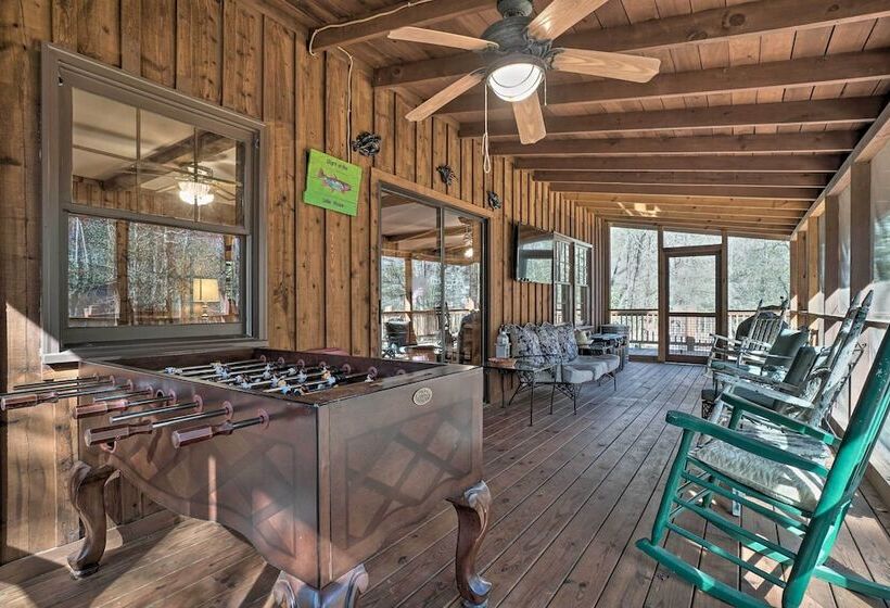 Seed Lake Home On 14 Acres W/ Boat Dock + Kayaks!