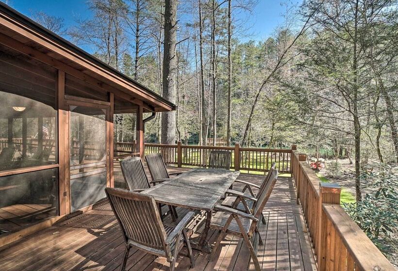 Seed Lake Home On 14 Acres W/ Boat Dock + Kayaks!