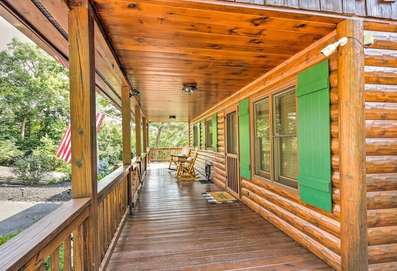Serene Blue Ridge Cabin ~ 3 Mi To Downtown!