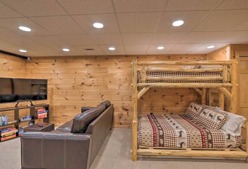 Serene Blue Ridge Cabin ~ 3 Mi To Downtown!