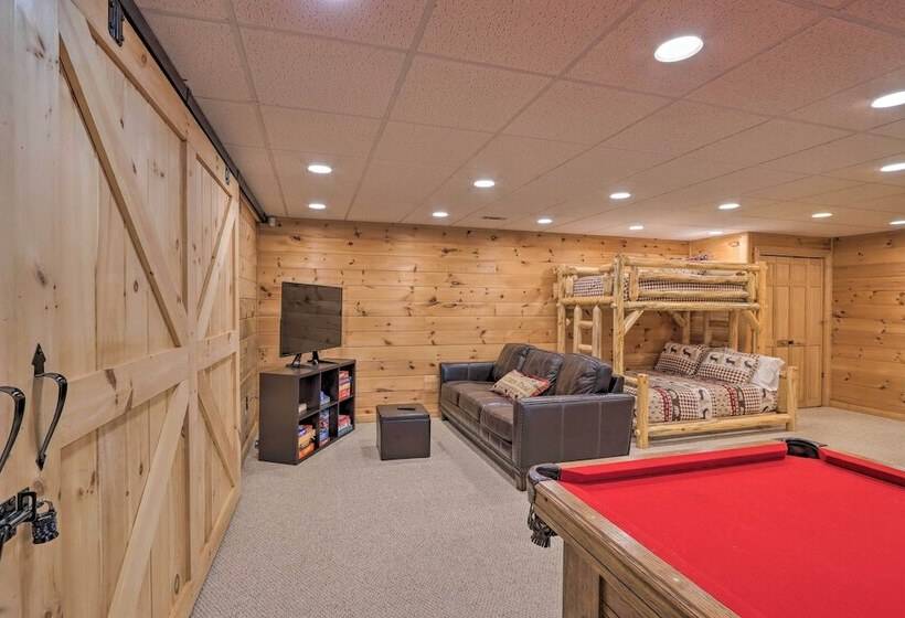 Serene Blue Ridge Cabin ~ 3 Mi To Downtown!