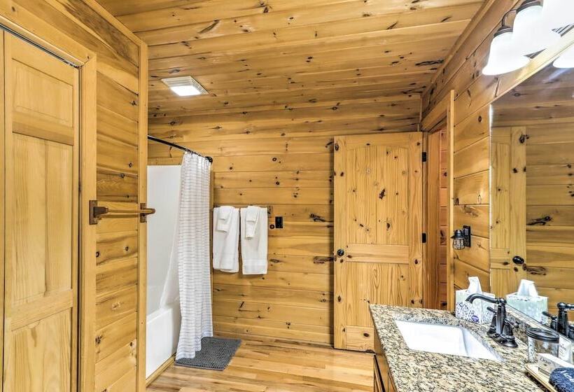 Serene Blue Ridge Cabin ~ 3 Mi To Downtown!