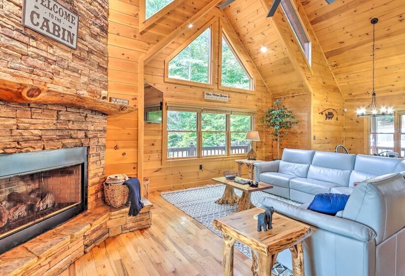 Serene Blue Ridge Cabin ~ 3 Mi To Downtown!