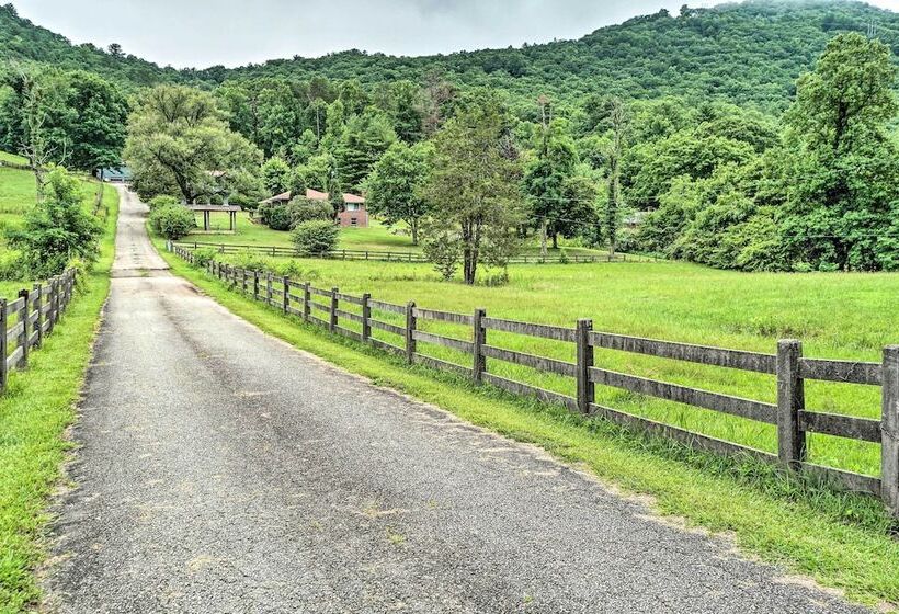 Pet Friendly Home W/ Hot Tub, Patio & Game Room!