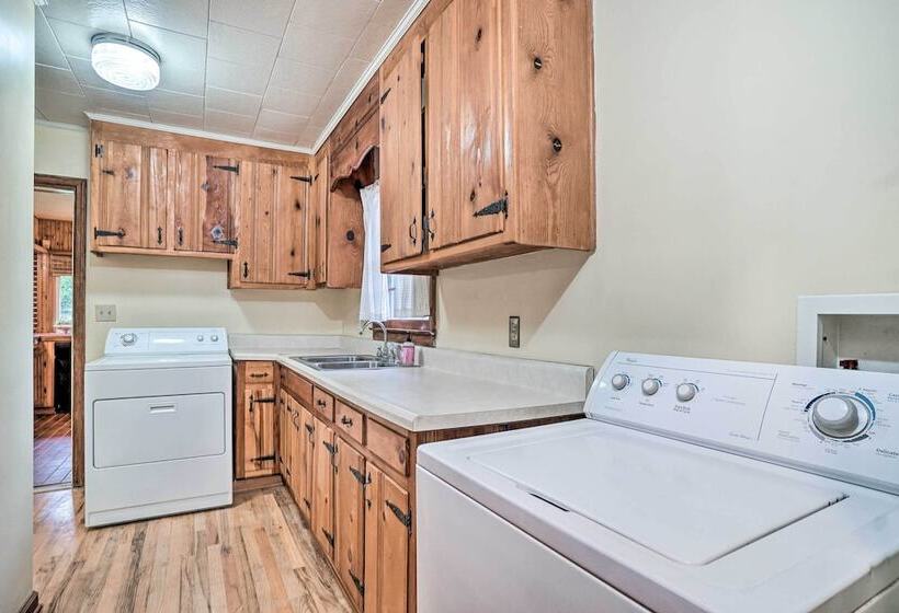 Pet Friendly Home W/ Hot Tub, Patio & Game Room!