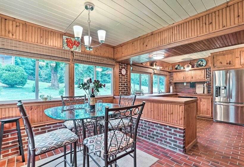 Pet Friendly Home W/ Hot Tub, Patio & Game Room!