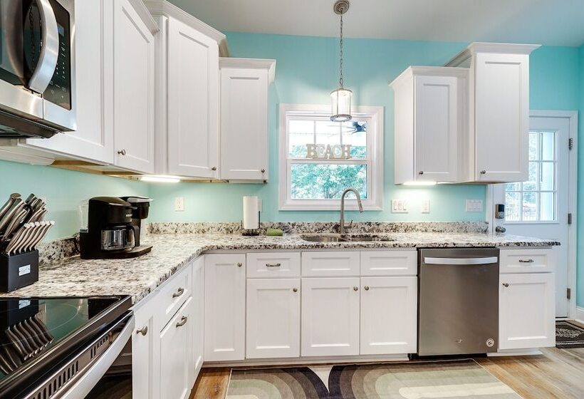 Serene Oak Island Home W/ Private Saltwater Pool!