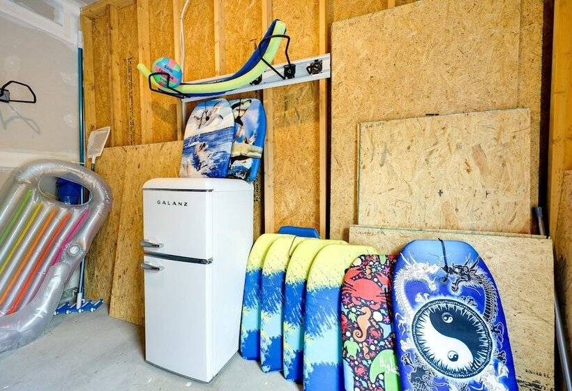 Serene Oak Island Home W/ Private Saltwater Pool!