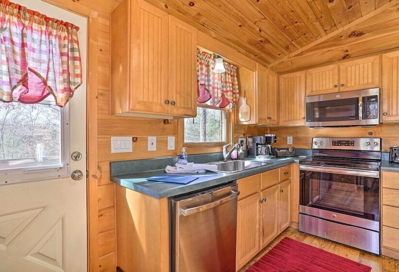 Serenity Cabin  W/ Furnished Deck