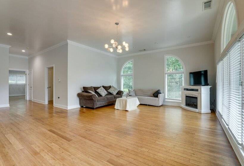 Single Story Home ~ 7 Mi To Old Towne Conyers!