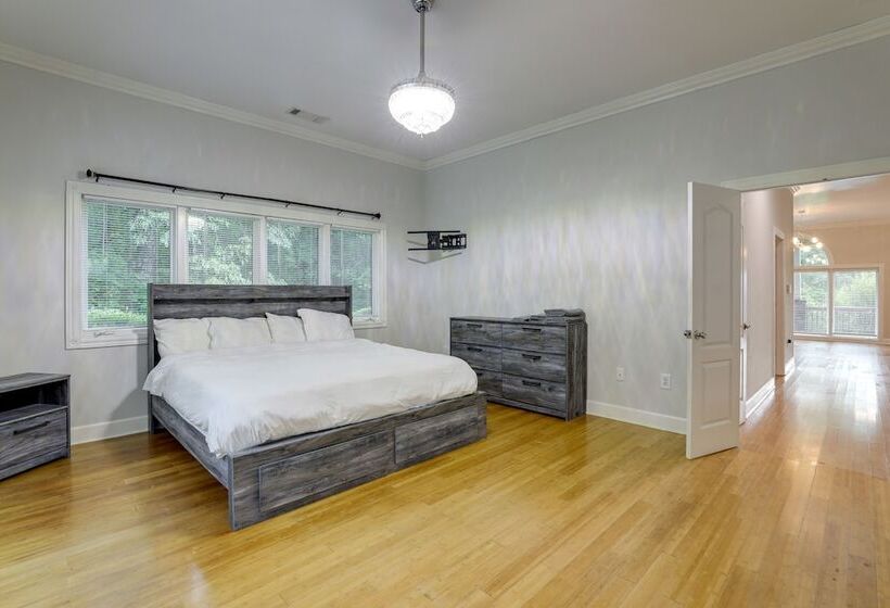 Single Story Home ~ 7 Mi To Old Towne Conyers!