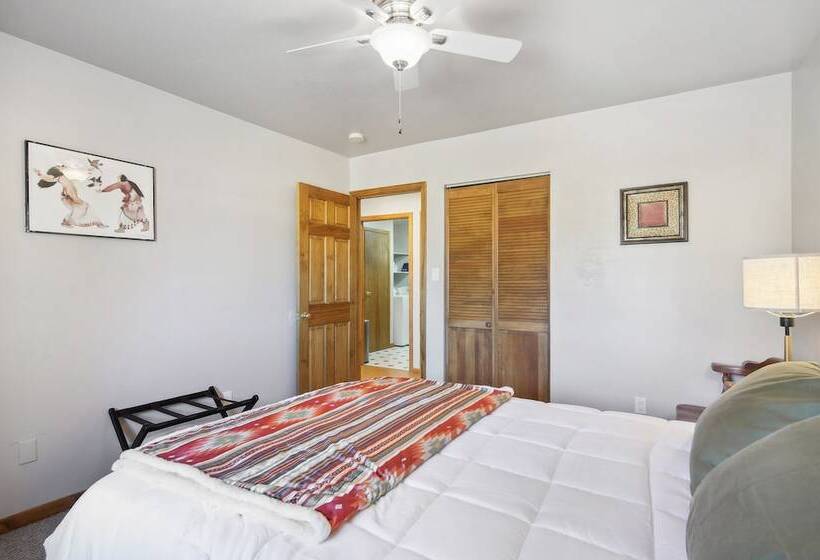 Single Tree Cottage   Walk To Downtown Chama!