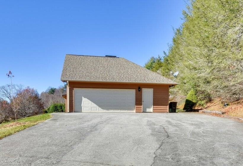 Sky Valley Retreat W/ Resort Amenities & Views!