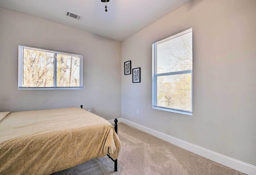 Sleek + Sunny Decatur Home Near Dtwn Atlanta!
