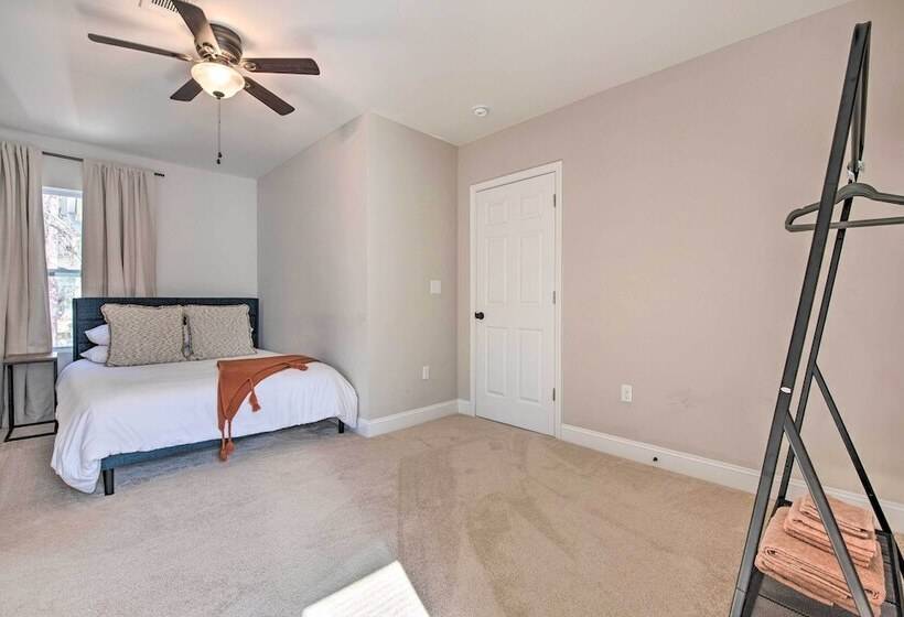 Sleek + Sunny Decatur Home Near Dtwn Atlanta!