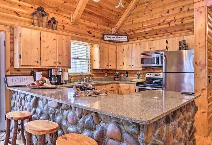 Sleeping Bear Cabin In Coosawattee Resort!