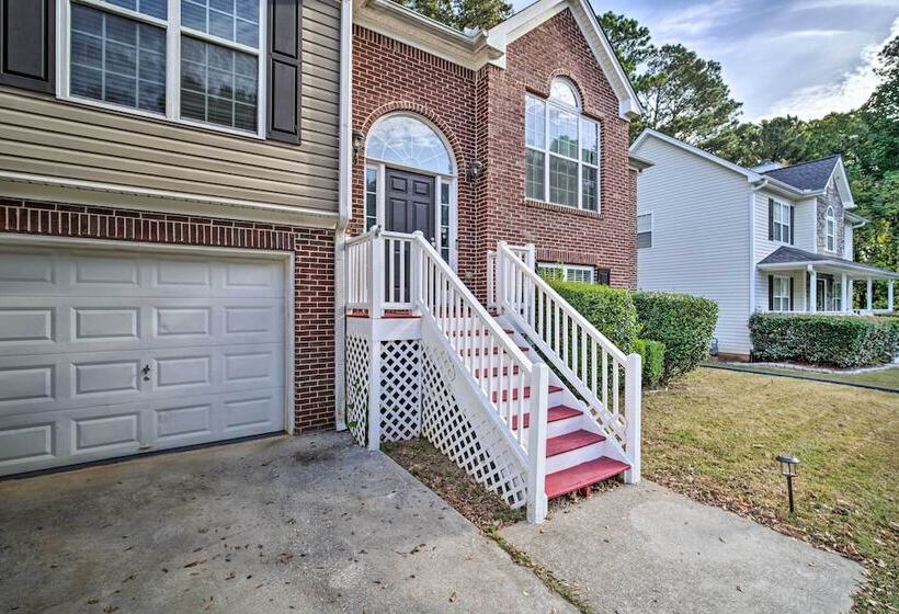 Spacious Acworth Home W/ Deck ~ 1 Mi To Lake