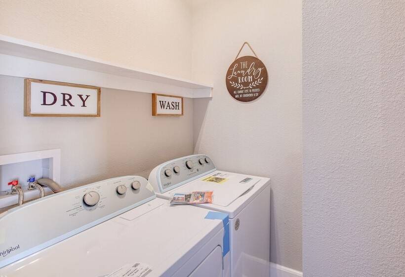 Spacious Athens Home ~ 1 Mi To Downtown!