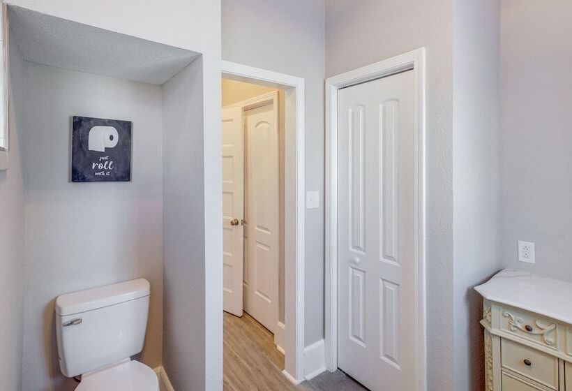 Spacious Athens Home ~ 1 Mi To Downtown!