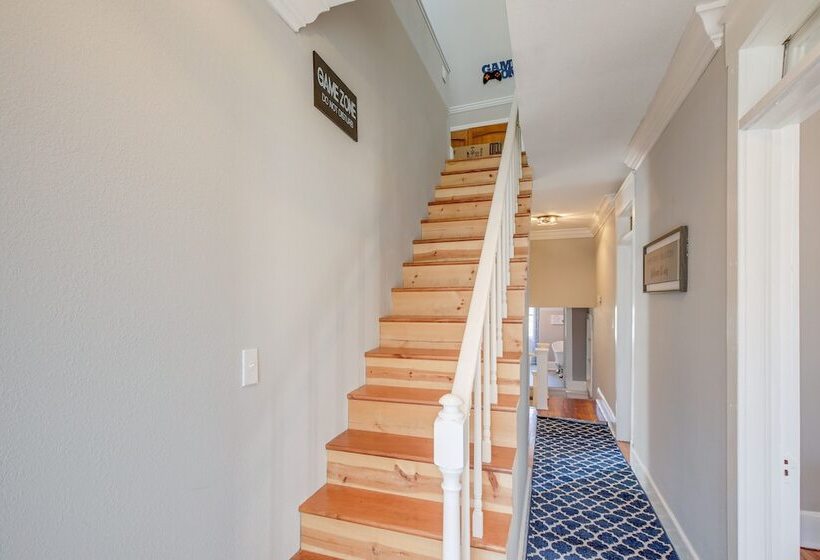 Spacious Athens Home ~ 1 Mi To Downtown!