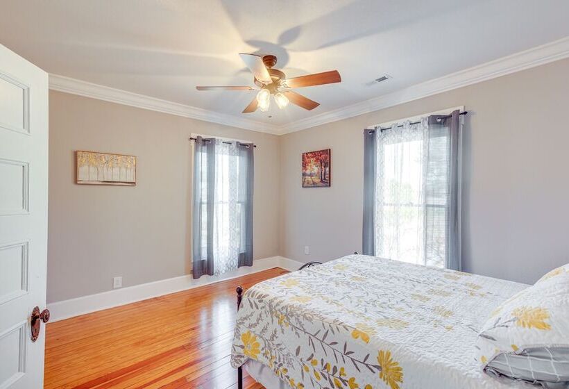 Spacious Athens Home ~ 1 Mi To Downtown!