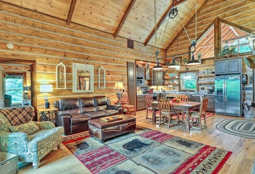 Spacious Blue Ridge Cabin W/ Private Hot Tub!