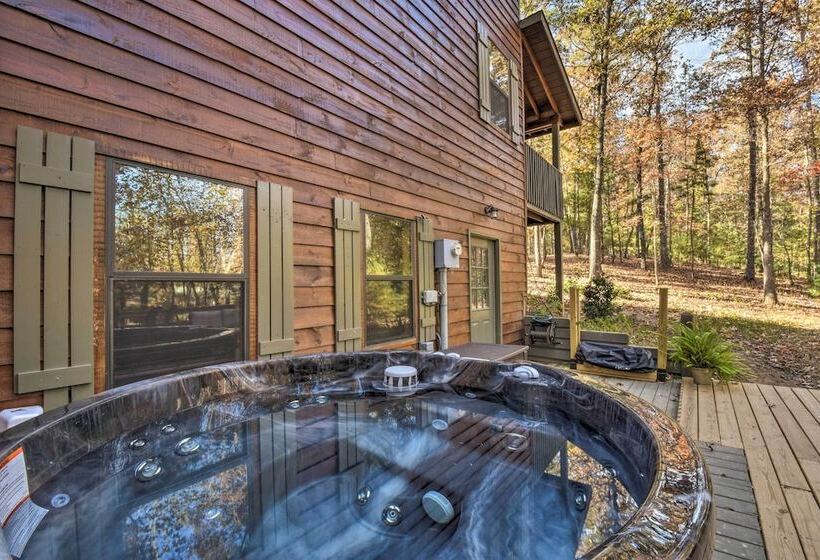 Spacious Cabin W/ Furnished Deck + Hot Tub!