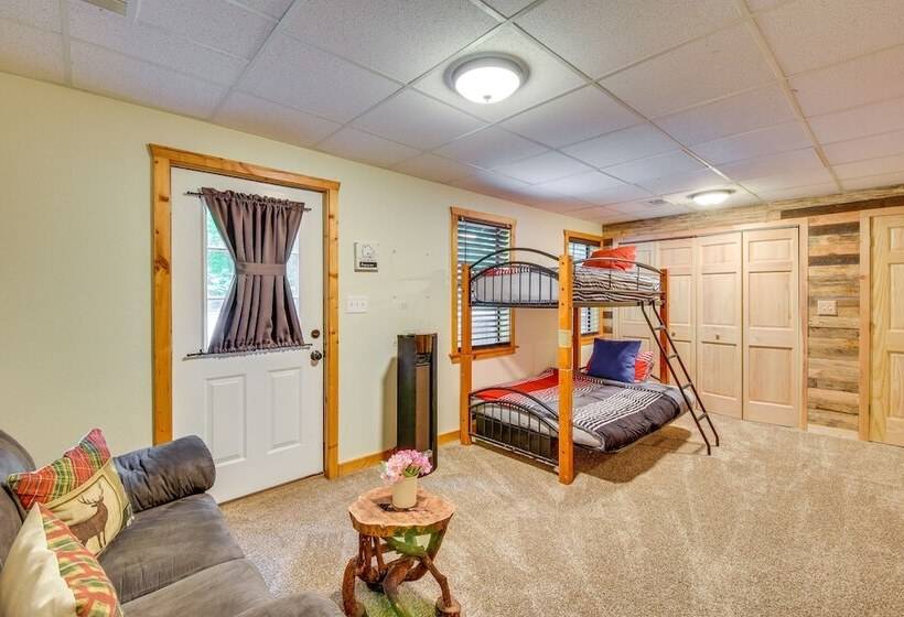 Spacious Cabin W/ Furnished Deck + Hot Tub!