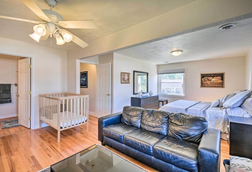 Spacious Chesapeake Home W/ Pool Table!