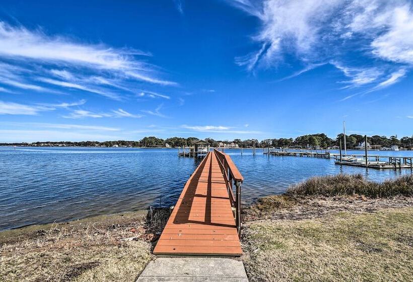 Spacious Chesapeake Home W/ Pool Table!