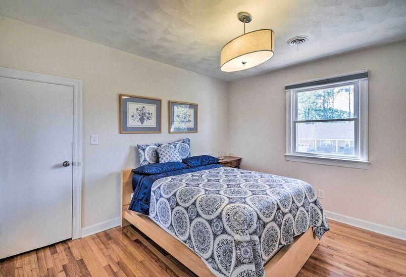 Spacious Chesapeake Home W/ Pool Table!