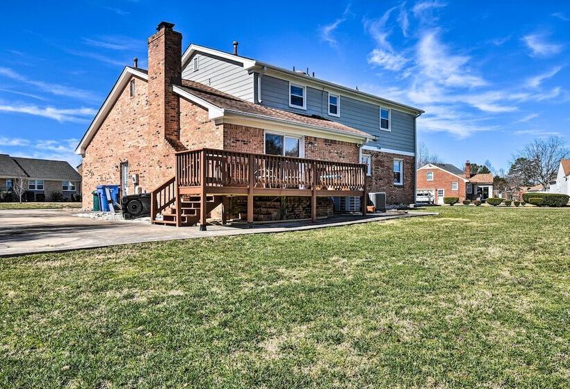 Spacious Chesapeake Home W/ Pool Table!